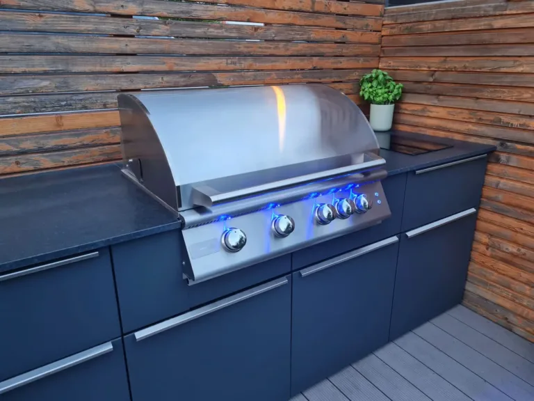 Outdoorküchen 11 Outdoor-Küche mit Grill