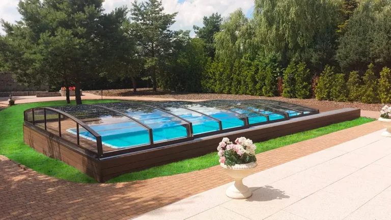 Poolüberdachungen 10 Poolüberdachung mit Montage